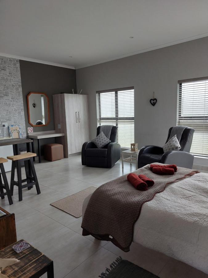 Silver Oaks Airbnb Лангебан Екстериор снимка