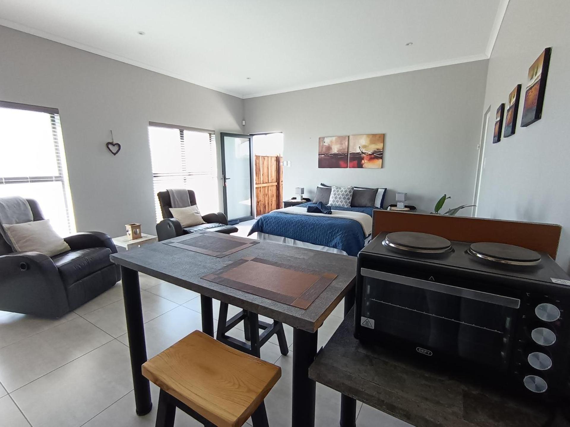 Silver Oaks Airbnb Лангебан Екстериор снимка