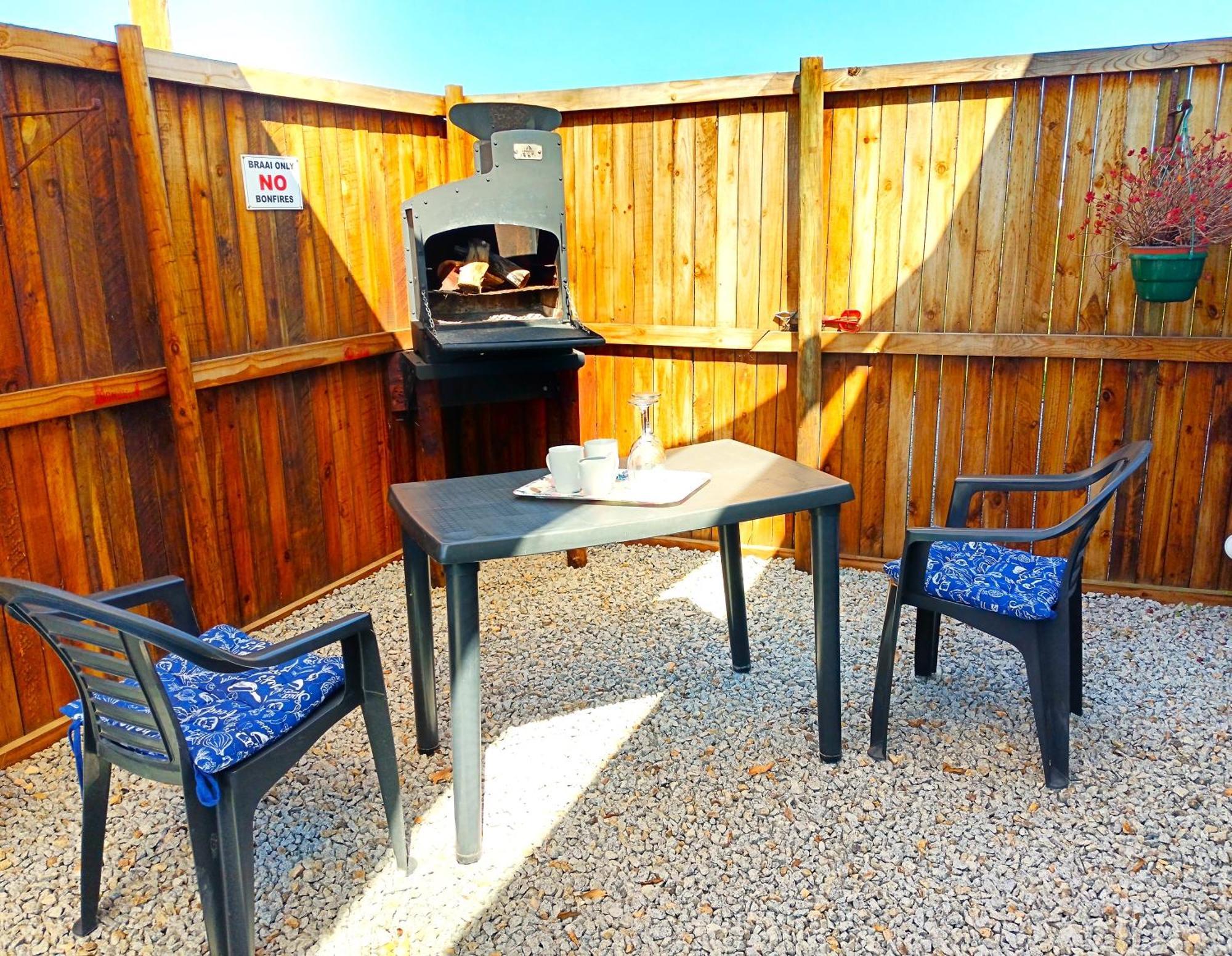 Silver Oaks Airbnb Лангебан Екстериор снимка