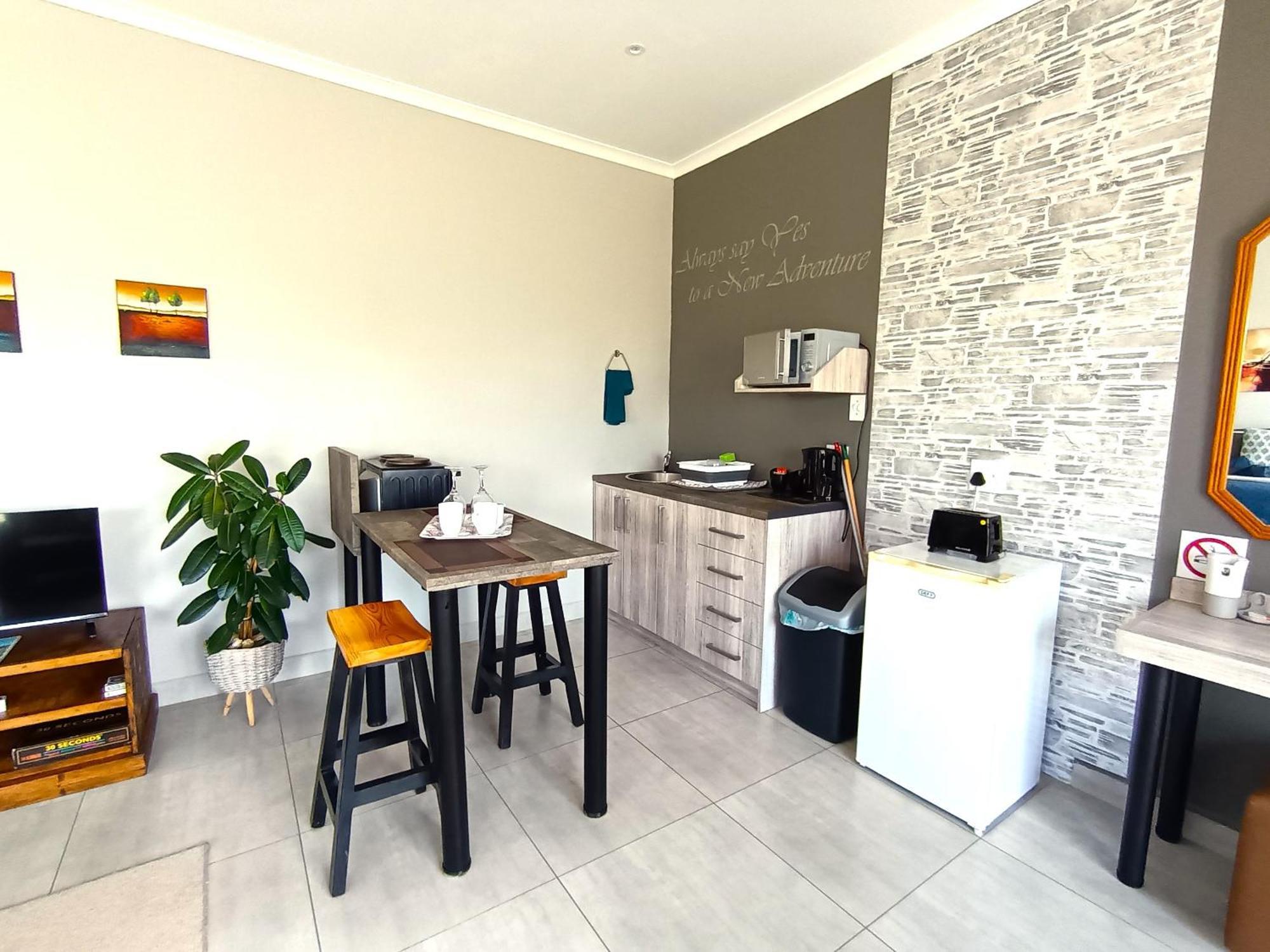 Silver Oaks Airbnb Лангебан Екстериор снимка
